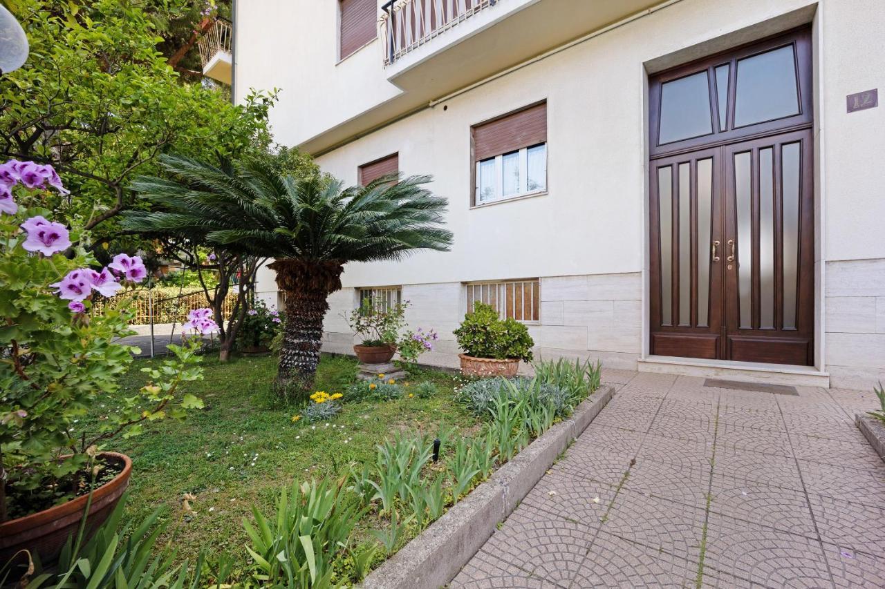 Casa Serena 12 Bordighera Bagian luar foto
